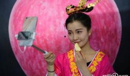 穿古装的吃瓜网红叫什么,揭秘网络红人的时尚与趣味